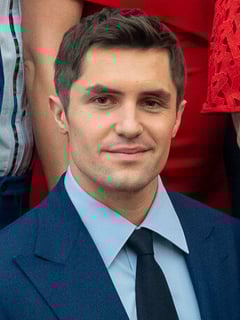 Picture of Phil Dunster