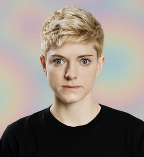 Picture of Mae Martin