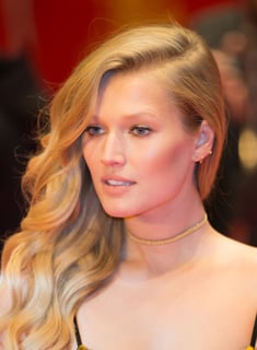 Picture of Toni Garrn