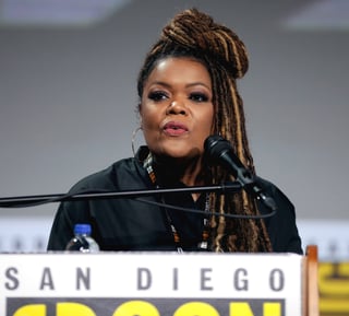 Picture of Yvette Nicole Brown