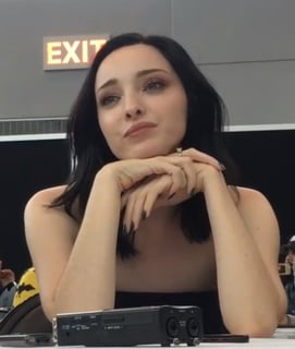 Picture of Emma Dumont