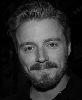 Picture of Jack Lowden