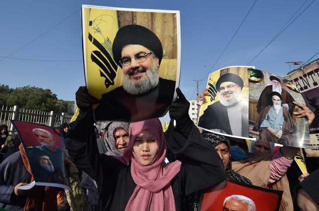 Supporters of Shiite Muslim bodies protest against the killing of Hezbollah leader Hassan Nasrallah, in Karachi, Pakistan on Sunday. Photo: EPA-EFE