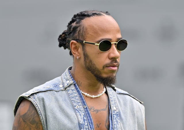 Formula One F1 - Singapore Grand Prix - Marina Bay Street Circuit, Singapore - September 20, 2024 Mercedes' Lewis Hamilton ahead of practice REUTERS/Caroline Chia/File Photo