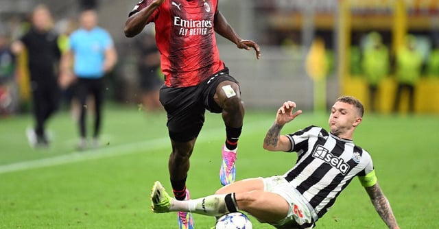 Soccer Football - Champions League - Group F - AC Milan v Newcastle United - San Siro, Milan, Italy - September 19, 2023 AC Milan's Yunus Musah in action with Newcastle United's Kieran Trippier REUTERS/Daniele Mascolo