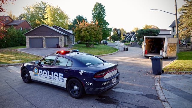 Dorval fire car
