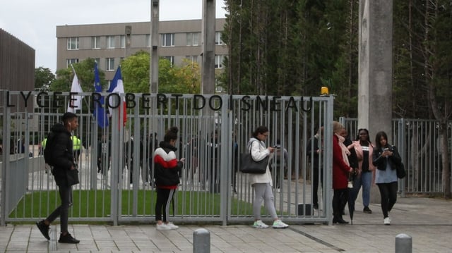L’entrée du lycée Robert-Doisneau, à Corbeil-Essonnes.