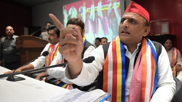 Samajwadi party president Akhilesh Yadav speaks to media persons at the party office in Lucknow. (Deepak Gupta/HT)
