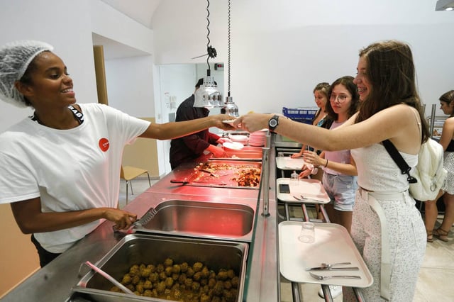 Dans un restaurant du CROUS à Corte, en Corse, en 2022.