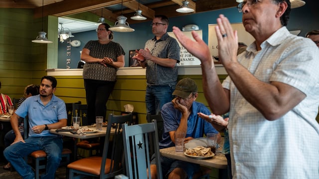 Vivek Ramaswamy drew cheers from the audience at a Pizza Ranch restaurant in Orange City, Iowa, last month .