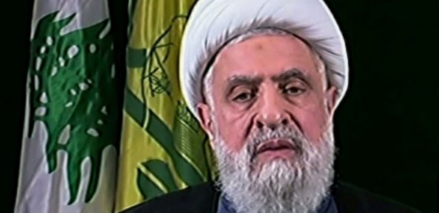 Capture d'écran du  nouveau chef du Hezbollah libanais, Naïm Qassem, lors de son discours à la chaîne de télévision al-Manar du mouvement islamiste depuis un lieu non divulgué, le 30 octobre 2024