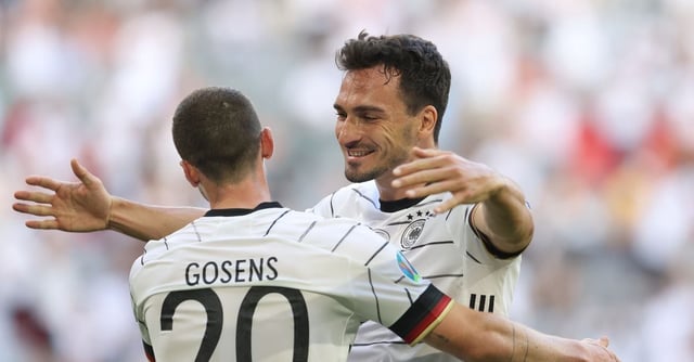 Soccer Football - Euro 2020 - Group F - Portugal v Germany - Football Arena Munich, Munich, Germany - June 19, 2021 Germany's Robin Gosens celebrates scoring their fourth goal with Mats Hummels Pool via REUTERS/Alexander Hassenstein/File Photo