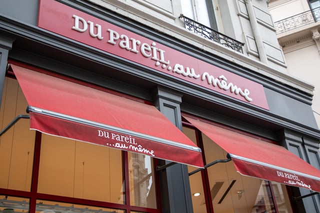 Du Pareil Au Même (DPAM), Sergent Major et Natalys, qui avaient été placées en redressement judiciaire, ont été partiellement sauvées par un plan de continuation.
