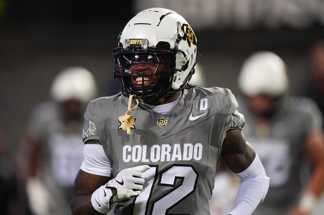 Travis Hunter during a game against Cincinnati.