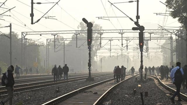 Delhi’s minimum, on Wednesday, was recorded at 10.4°C, a 0.1°C departure from normal. (HT photo)
