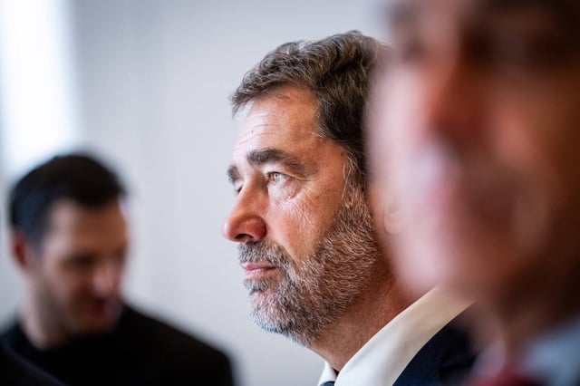 L'ancien ministre de l'Intérieur avait déjà créé sa société, Villanelle Conseil, en 2023.
