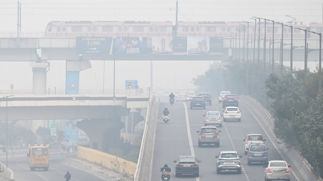 Air Quality Index (AQI) in Delhi remained in the 'severe' category.