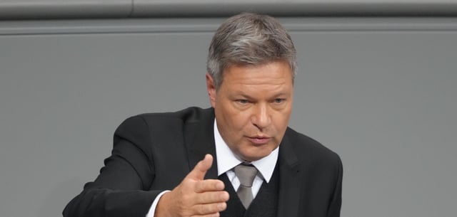 Wirtschaftsminister Robert Habeck spricht im Bundestag