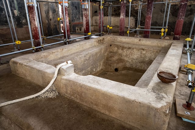 Peristilio Frigidarium Regio IX
