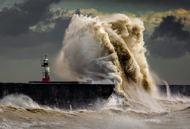 Storm Éowyn is hurtling towards the UK bringing heavy rain, snow and strong winds (Photo: Steve Stringer/Getty)