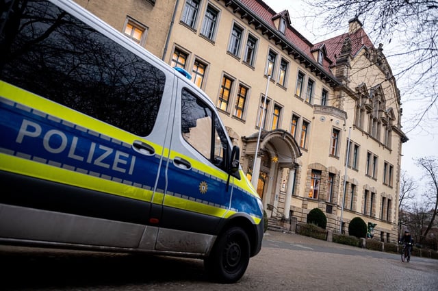 Nach einem Vorfall an der Bergius-Schule in Friedenau, bei der ein Schüler bedroht wurde, sieht die Polizei dort weiter nach dem Rechten. Nun muss die Schulleiterin gehen.