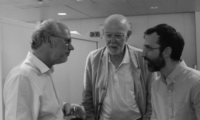 Laurent Joffrin, directeur de la rédaction et de la publication du quotidien « Libération » ; Jean-François Kahn fondateur du journal « Marianne » et Gérald Andrieu, directeur adjoint du journal « Marianne » en 2019.