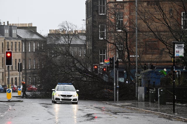 L'Irlande et le Royaume-Uni frappés de plein fouet par la tempête Eowyn