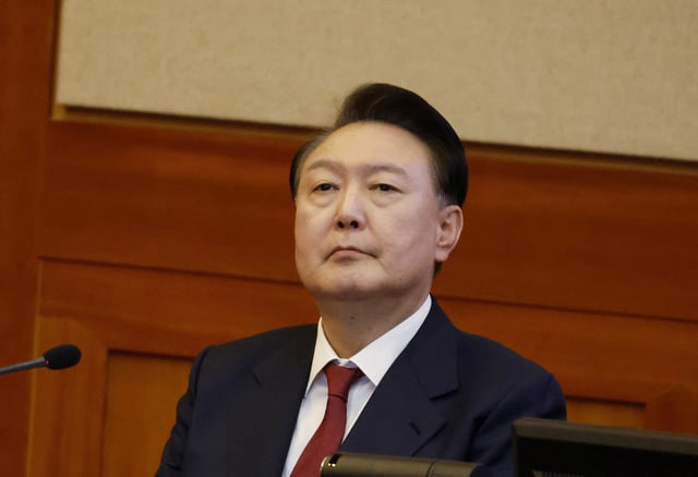 Yoon Suk Yeol assiste à la quatrième audience de son procès en destitution devant la Cour constitutionnelle à Séoul, en Corée du Sud, le 23 janvier 2025.