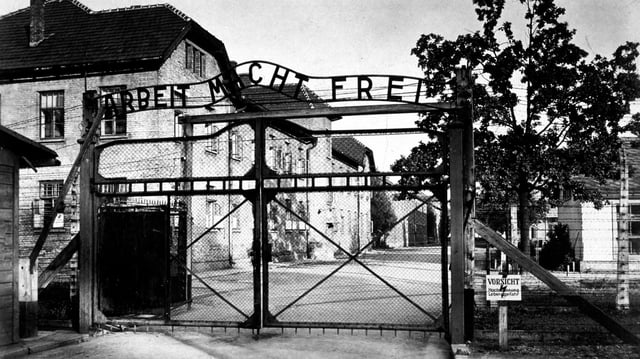Entrée du camp de concentration d’Auschwitz. 