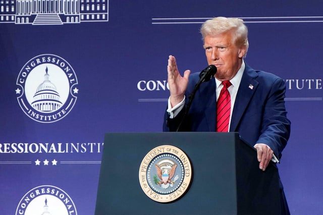 Le président Donald Trump a annoncé la construction d'un bouclier antimissile américain, lors d'un rassemblement en Floride, le 27 janvier 2025.

