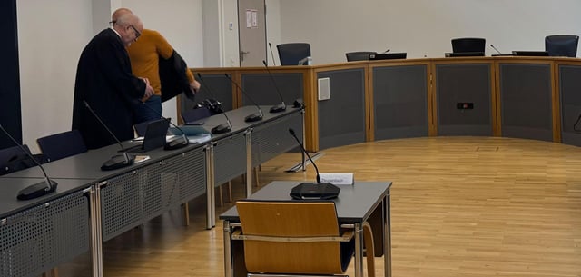 Die Anwälte bereiten sich auf den Prozesstag vor