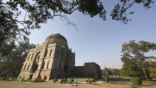 Clear skies at Lodhi Garden. (Sanjeev Verma/HT Photo)