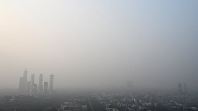Delhi on Wednesday recorded a minimum temperature of 7.6 degrees Celsius at 5:30 am