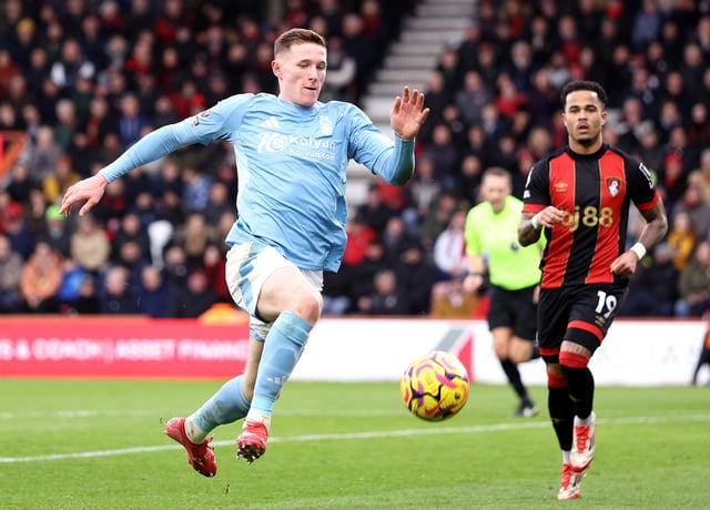 Elliot Anderson of Nottingham Forest controls the ball during the Premier League match between AFC Bournemouth and Nottingham Forest FC at Vitality Stadium on January 25, 2025 in Bournemouth, England.