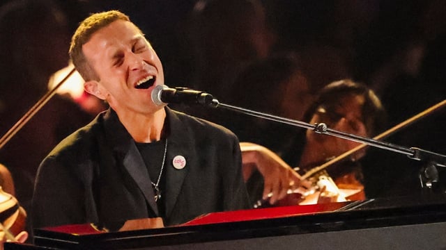 Chris Martin performs during the 67th Annual Grammy Awards in Los Angeles, California, U.S., February 2, 2025. REUTERS/Mario Anzuoni