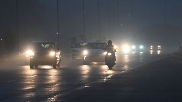 Light rainfall in Delhi (Photo by Vipin Kumar/ Hindustan Times)