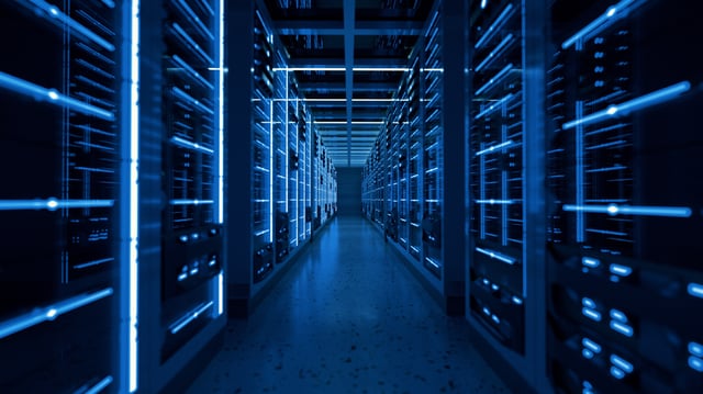 Après de longs mois de travail avec EDF et RTE, l’État est en mesure de proposer aux acteurs des data centers le terrain foncier avec les autorisations nécessaires, le raccordement au réseau électrique et l’acceptabilité publique des projets.
