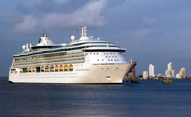 Cruise ship Radiance of the Seas sails into the Caribbean port of Cartagena, Colombia April 18, 2007.