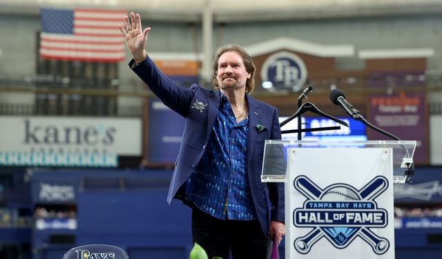 Wade Boggs speaks during a ceremony inducting him into the Tampa Bay Rays Hall of fame before a game between the Tampa Bay Rays and the Atlanta Braves at Tropicana Field on July 09, 2023 in St Petersburg, Florida.