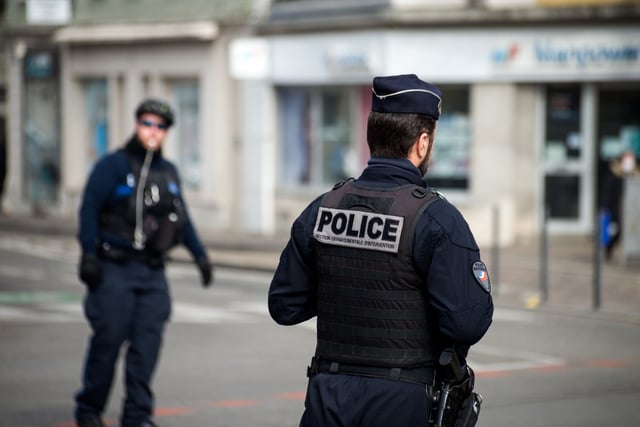 Un homme tué et un policier du RAID blessé après des échanges de tirs sur une aire d'autoroute
