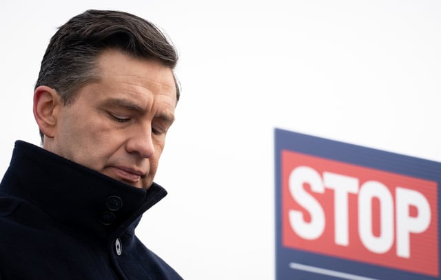 Conservative Leader Pierre Poilievre pauses as he speaks during a news conference in Vancouver, B.C., Wednesday, Feb. 5, 2025. THE CANADIAN PRESS/Ethan Cairns