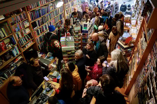 Supporters visit an Educational Bookshop, after Israeli police raided two Educational Bookshops and made arrests, in East Jerusalem, February 10, 2025. REUTERS/Ammar Awad