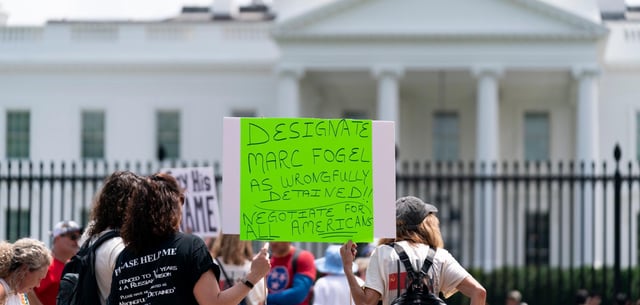 Freunde und Angehörige des Lehrers hatten in der Vergangenheit mit Protesten – u.a. vor dem weißen Haus – auf die Lage von Marc Fogel aufmerksam gemacht