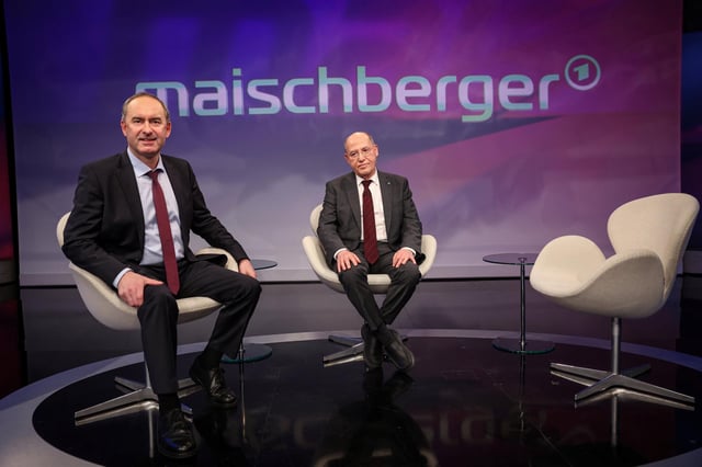 Hubert Aiwanger (Freie Wähler, l.) und Gregor Gysi (Die Linke, r.) bei „Maischberger“