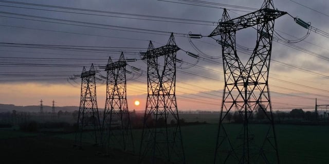 Ce plan de transformation du réseau est aussi un « plan d’aménagement du territoire » pour « desservir les territoires et permettre leur croissance, mais une croissance décarbonée », assure RTE.