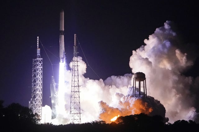FILE - Blue Origin's New Glenn rocket lifts off from Launch Complex 36 at the Cape Canaveral Space Force Station, Jan. 16, 2025, in Cape Canaveral, Fla. (AP Photo/John Raoux, File)