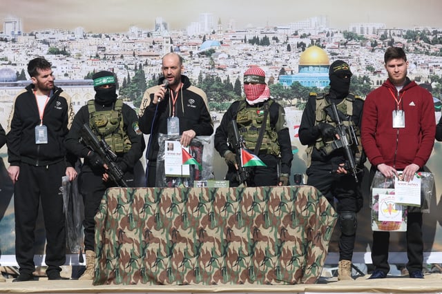 Gaza: trois otages israéliens ont été libérés en échange de 369 prisonniers palestiniens