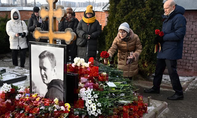 La tombe d'Alexeï Navalny est située dans le cimetière de Borossovo, dans la banlieue sud de Moscou.