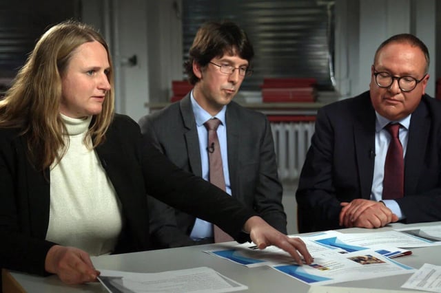 Svenja Meininghaus, Dr. Matthäus Fink and and Frank-Michael Laue.