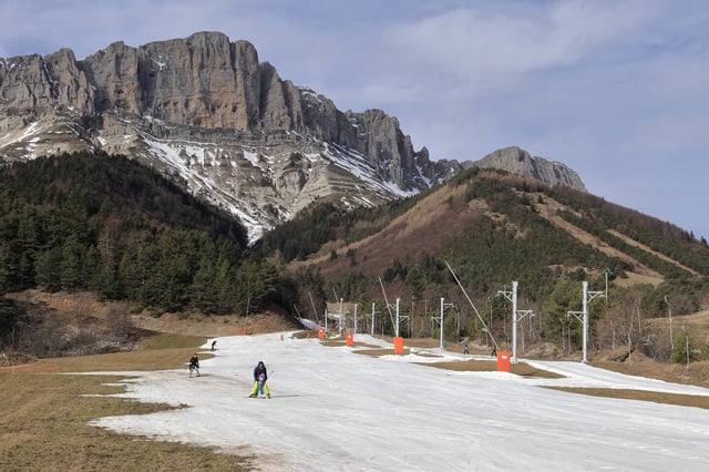 La piste du domaine skiable de Gresse en Vercors (Isère) en janvier 2023.